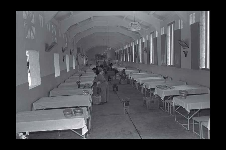 <p style="text-align: justify;"><strong>An interior view of the Woodbridge Hospital at Yio Chu Kang in 1964.
</strong><br>
Ministry of Information and The Arts Collection<br>
Courtesy of <a rel="noopener noreferrer" href="https://www.nas.gov.sg/archivesonline/" target="_blank">National Archives of Singapore</a>