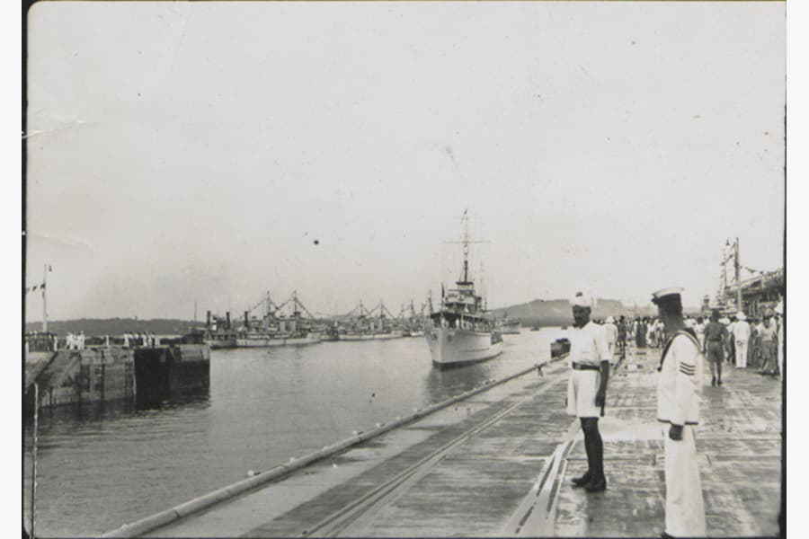 <a href="/assets/02164187-c541-40cb-aca2-fb6f72d4d9e8/7-0800009040001.jpg"><strong>Ship Sailing into the dock at Sembawang Naval Base, taken at the opening ceremony of King George VI Graving Dock</strong></a><br>14 February 1938, Singapore<br><em>From the Edwin A. Brown Collection. All rights reserved, Celia Mary Ferguson and National Library Board, Singapore 2008</em>
