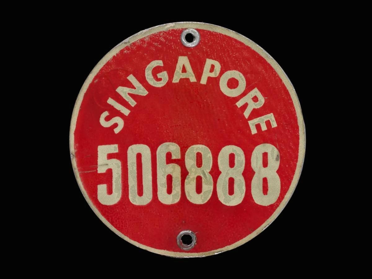 1615931