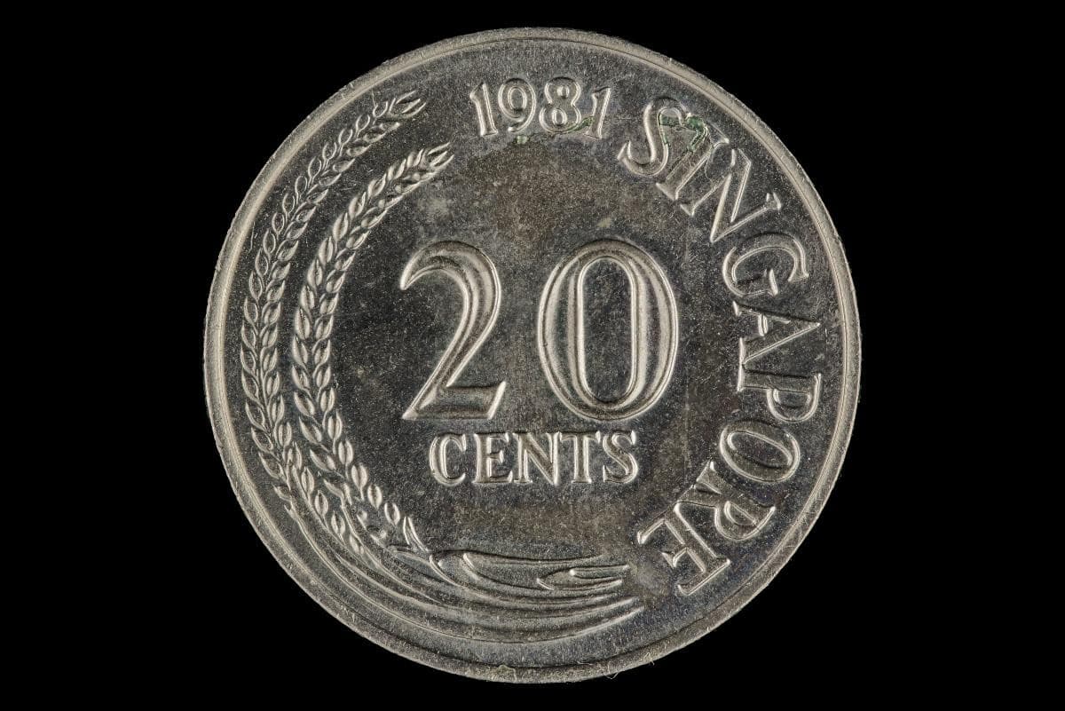 1023947