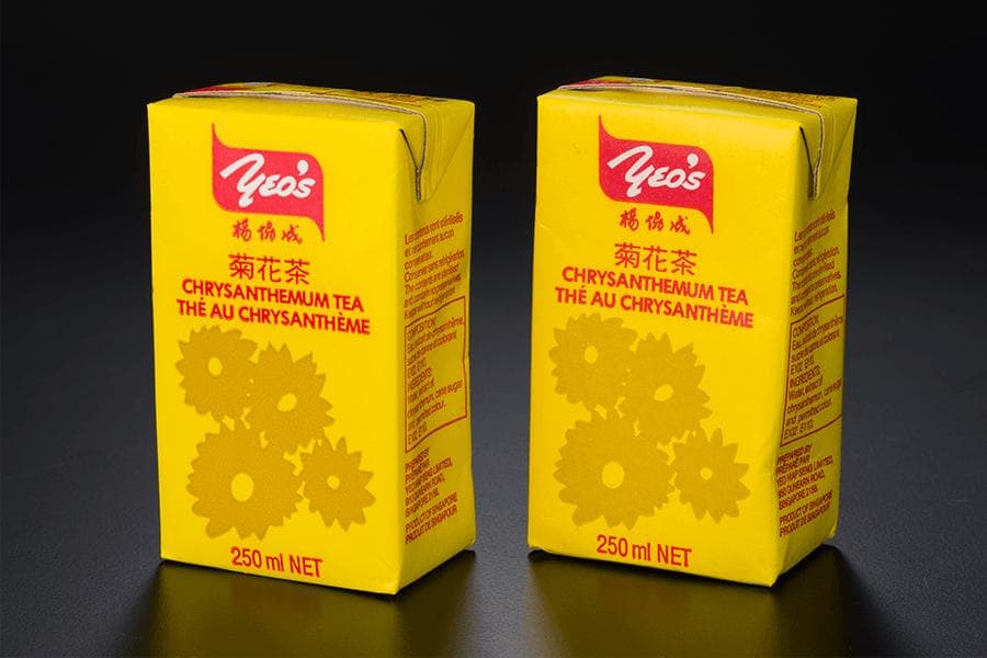 <a href="https://www.roots.gov.sg/Collection-Landing/listing/1320489"><strong>Two Tetra Brik cartons containing chrysanthemum tea<br>
</strong></a>1980&ndash;1999&nbsp;<br>
2015-02071