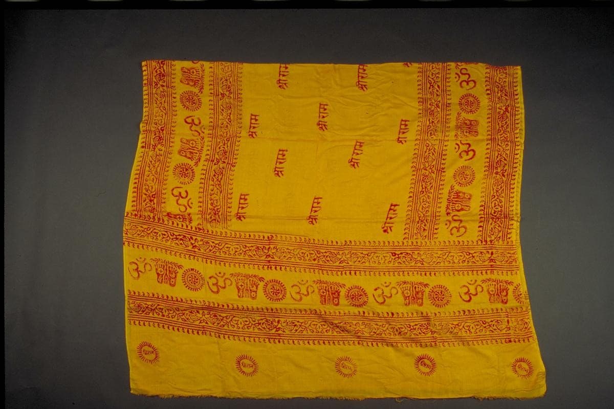 1082200