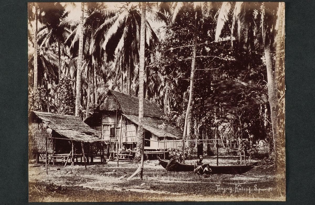 1070822