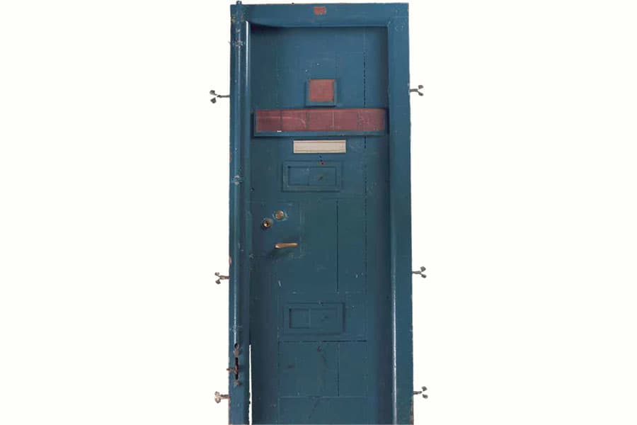 <strong><strong>Changi Prison cell door, Singapore, 1930s, metal.</strong><br>
Collection of the National Museum of Singapore.</strong>