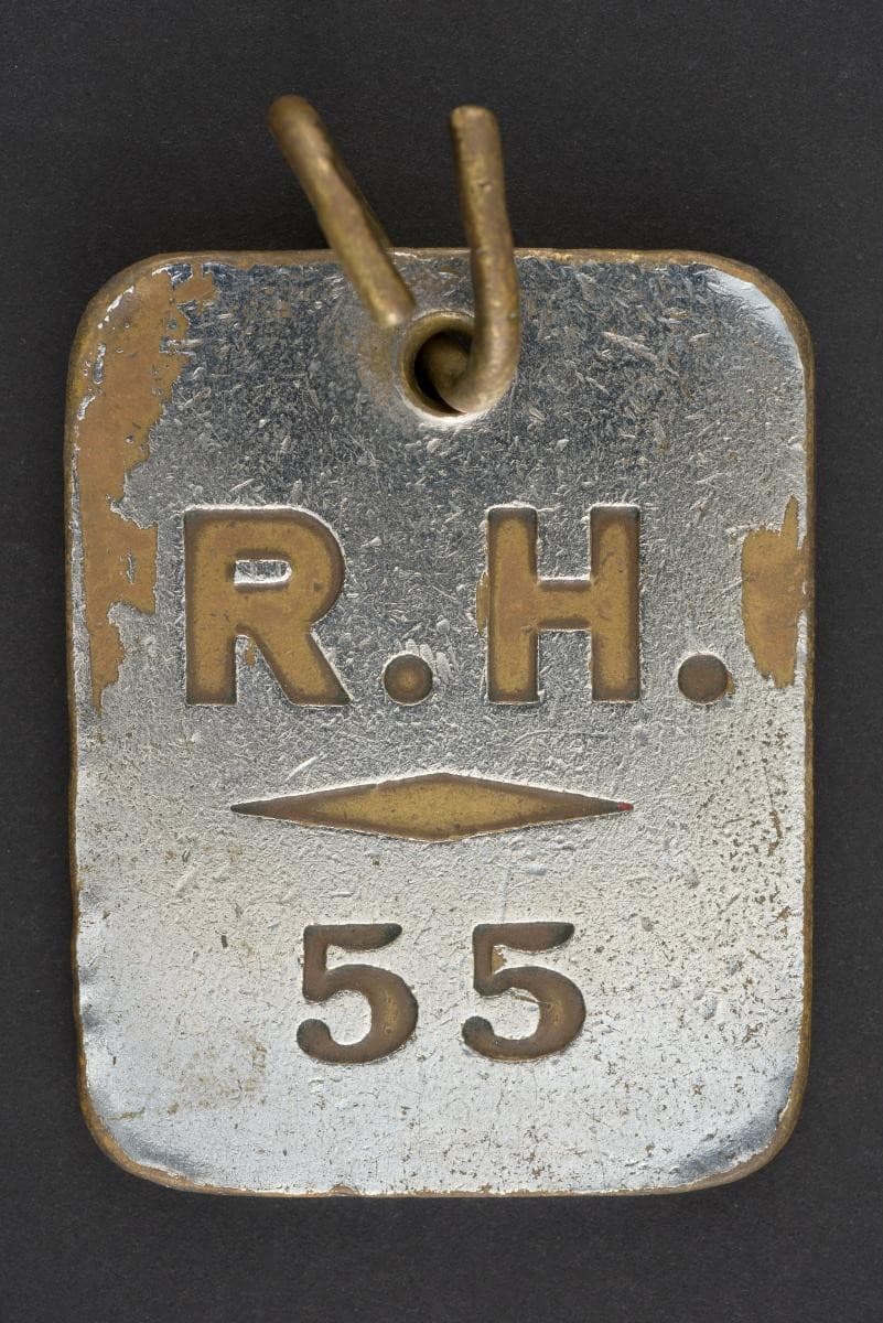 1318066