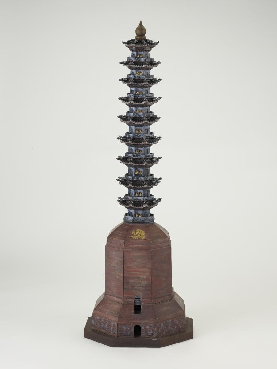 1564765