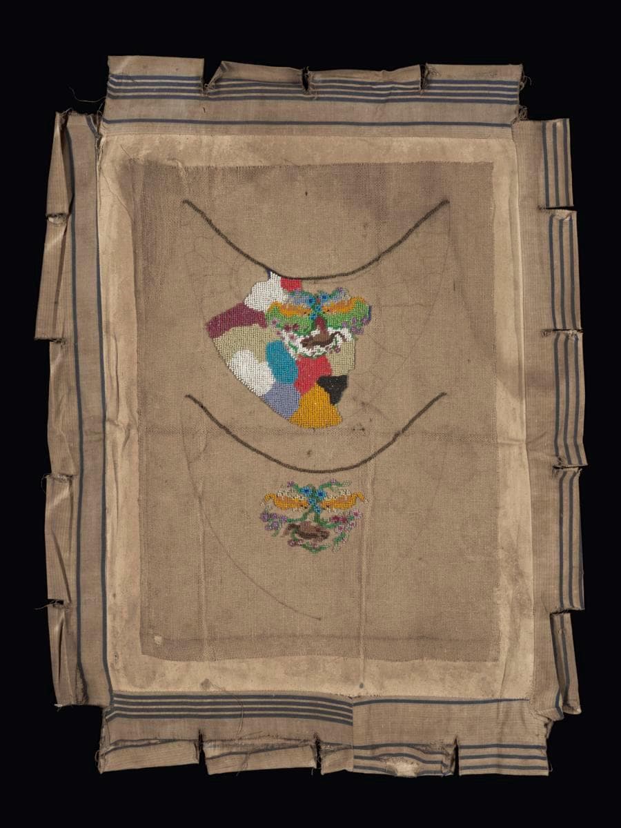 1566769