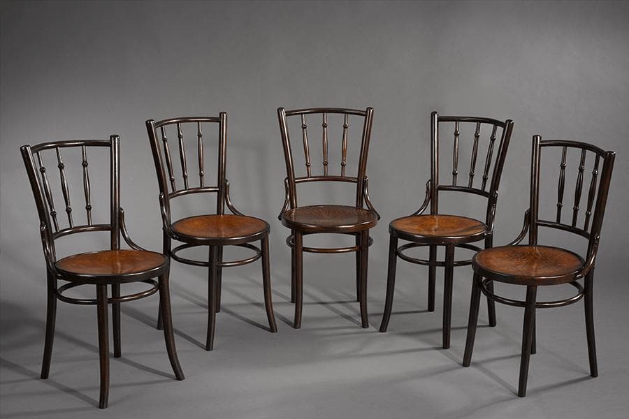 <a href="https://www.roots.gov.sg/Collection-Landing/listing/1336386"><strong>A set of five chairs<br>
</strong></a>
1960s<br>
2016-00405-001-005&nbsp;