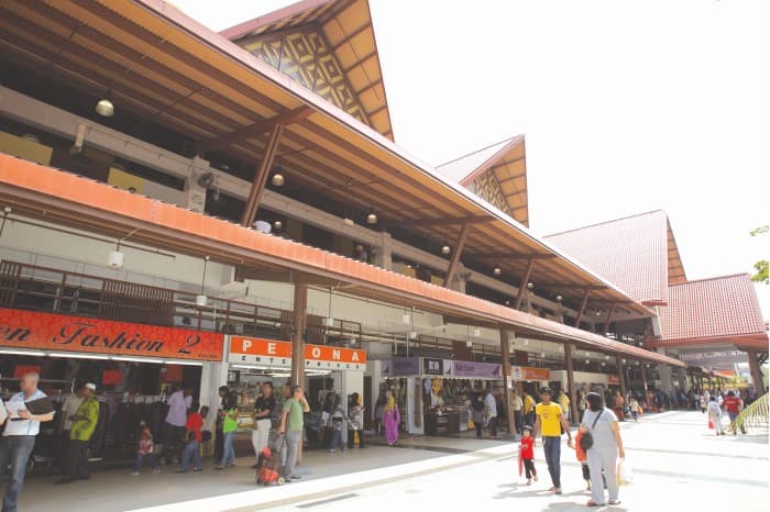 <strong>New Geylang Serai Market, 2010</strong><br>
<em>Ministry of Information and the Arts Collection, courtesy of National Archives of Singapore</em>