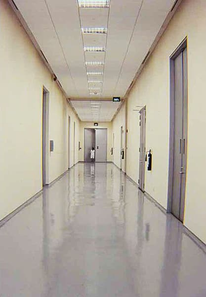 <p style="color: #000000; margin: 0cm 0cm 8pt;">The long corridor with the 3.5m by 2.3m steel door&nbsp;(one of the largest steel doors in Singapore) at the entrance on Level 1.