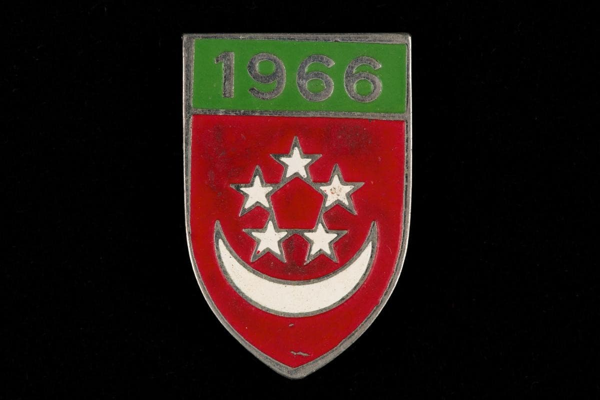 1436831