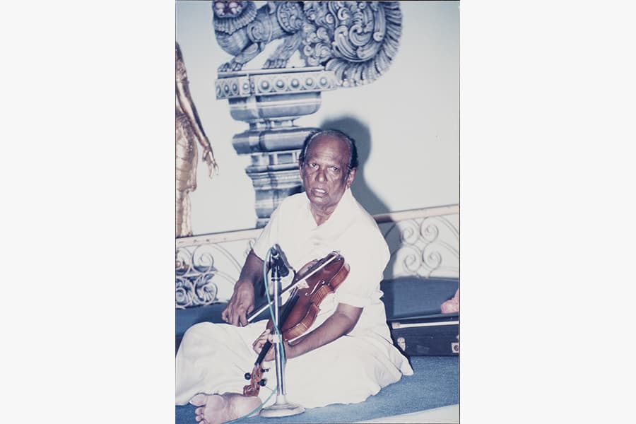 <a href="/assets/3f24560a-f71e-4eb0-9f26-ca0fb5e969b4/5b-201600613.jpg"><strong>Photograph of MV Gurusamy, Pandit M Ramalingam and S Gopalakrishnan</strong></a><br>
1950s, Singapore<br>
<em>Courtesy of Mr Ghanavenothan Retnam and Mrs Marimuthu Gopalakrishnan</em>