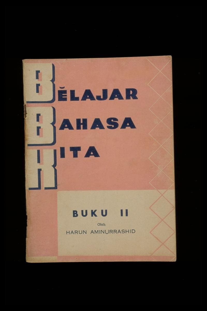 1044124