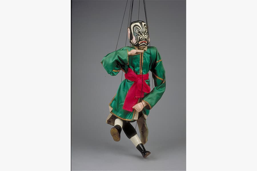 <a href="/assets/38e64ce2-5174-4334-a603-9e3852d3cd68/6a-199603217.jpg"><strong>A pair of string puppets of the Wai Jiang Xi puppet theatre tradition</strong></a><br>
20th century, Singapore<br>
Wood<br>
<em>Collection of National Museum of Singapore</em>