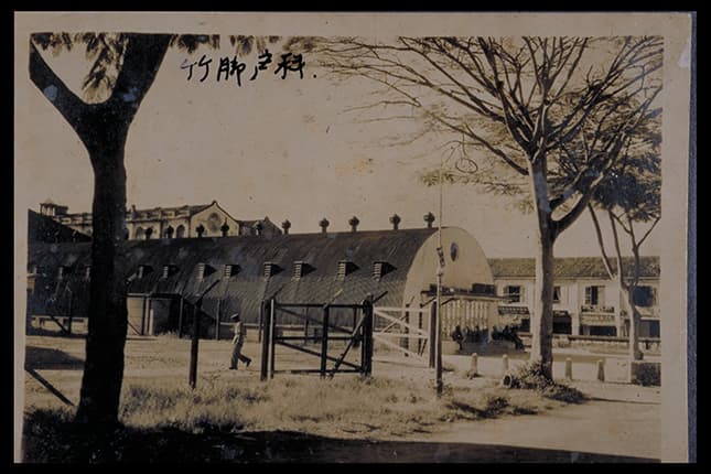 <p style="text-align: justify;"><a href="/places/places-landing/places/landmarks/little-india-heritage-trail-serangoon-in-the-1900s/former-kandang-kerbau-hospital" target="_blank"><strong>Former Kandang Kerbau Hospital</strong></a><br>
Kandang Kerbau Hospital or KK Hospital has witnessed the births of more Singaporeans than any other hospital on the island.