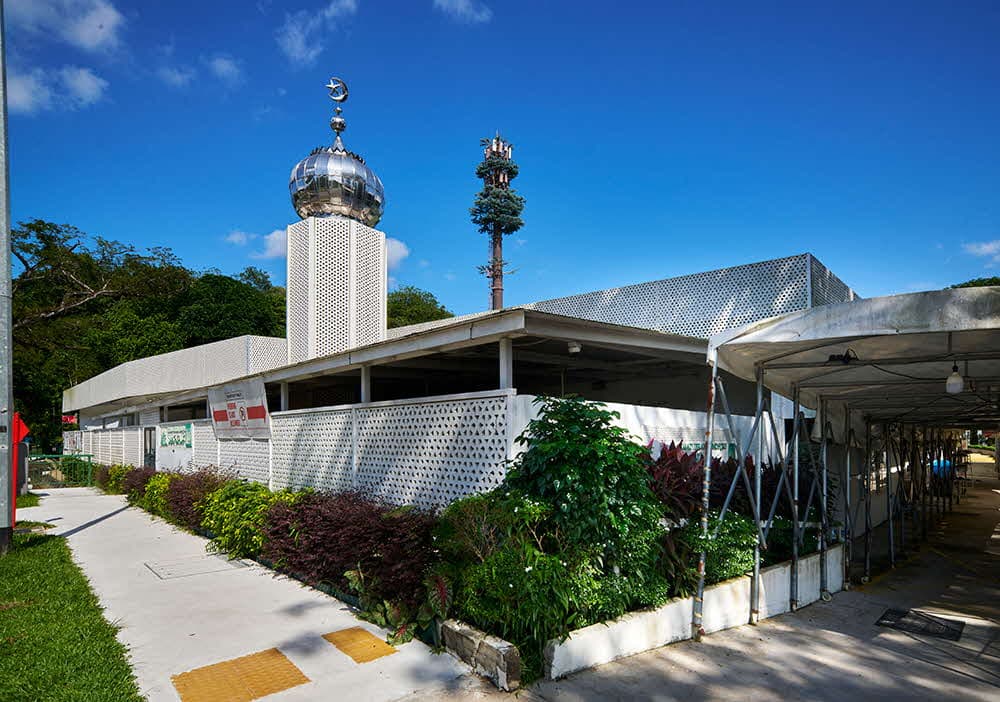 Built in the 1950s by Nee Soon Village’s Muslim community, Masjid Ahmad Ibrahim was originally called Surau Nee  Soon Jalan Ulu Seletar.