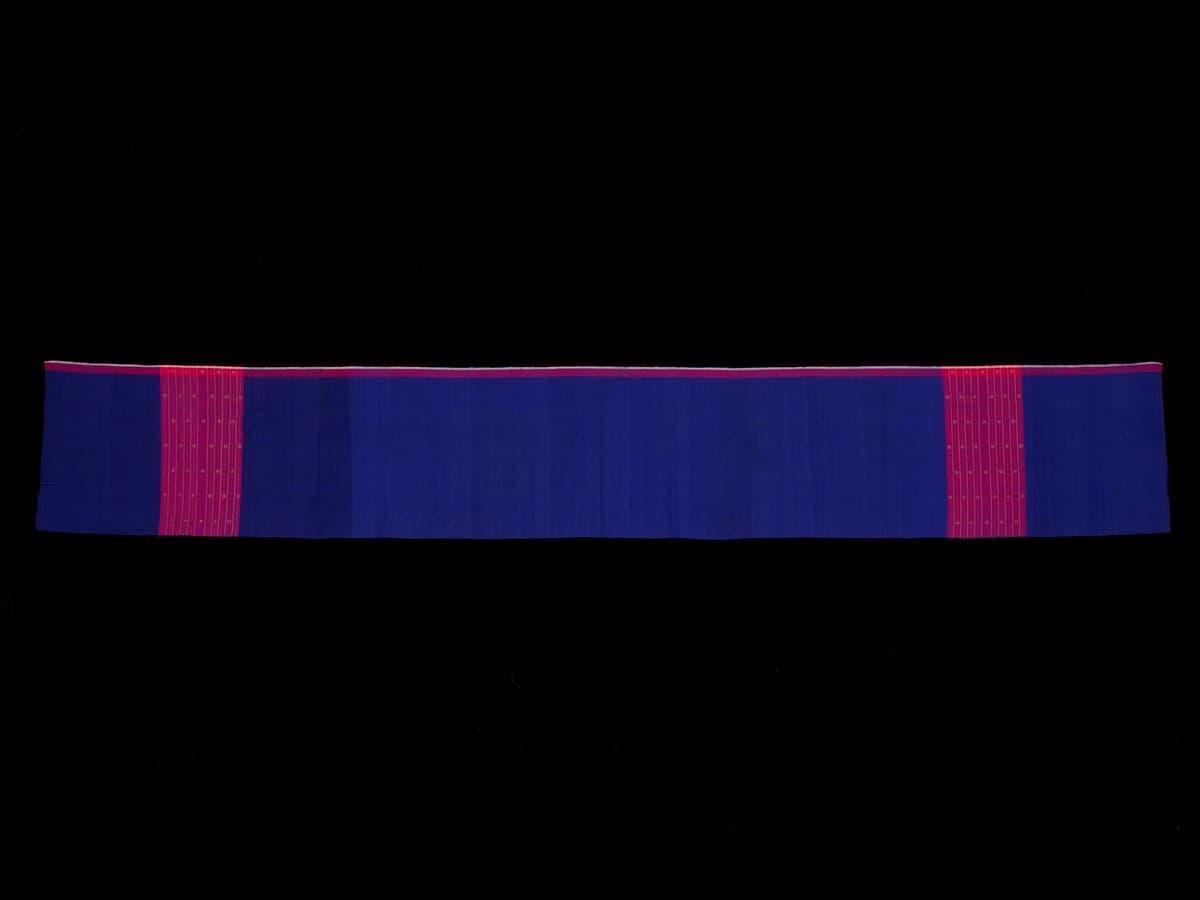1608975