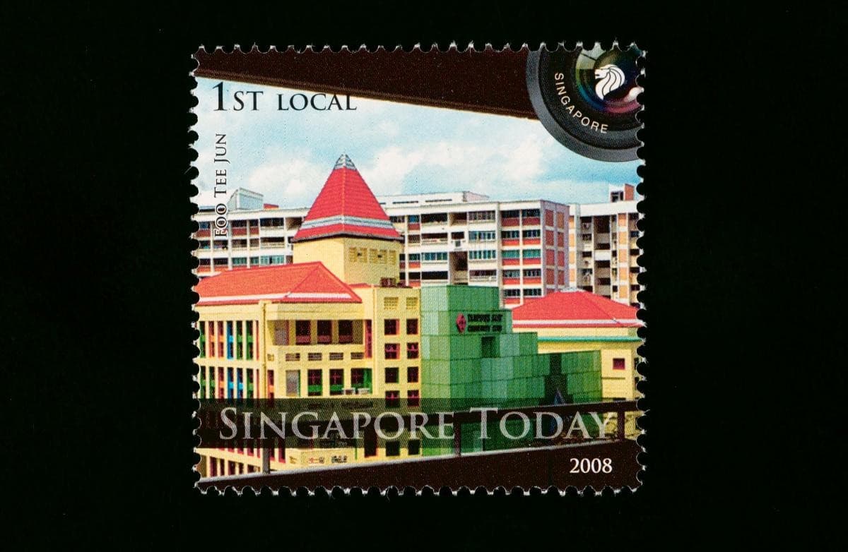 1216043