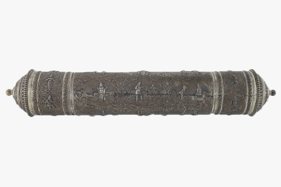 <a href="/assets/77c42b47-3c14-42c3-af35-b8b97c85dd3a/2-sk-4-b022.jpg"><strong>Scroll holder bearing the inscription Mr B Govindasamy JP presented by the Tamil Community of Singapore</strong></a><br>
5 July 1938, Singapore<br>
<em>Collection of the Families of B Govindasamy Chettiar and SL Perumal</em>