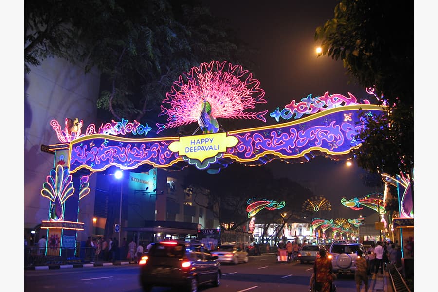 <strong>Contemporary Little India</strong><br>
<a href="/assets/a3b66df9-9f20-46c1-bbe4-a9aca7f94454/little-india-today.JPG"><strong>Deepavali light-up along Serangoon Road</strong></a><br>
2006<br>
<em>Courtesy of Ganesh via Wikimedia Commons</em>