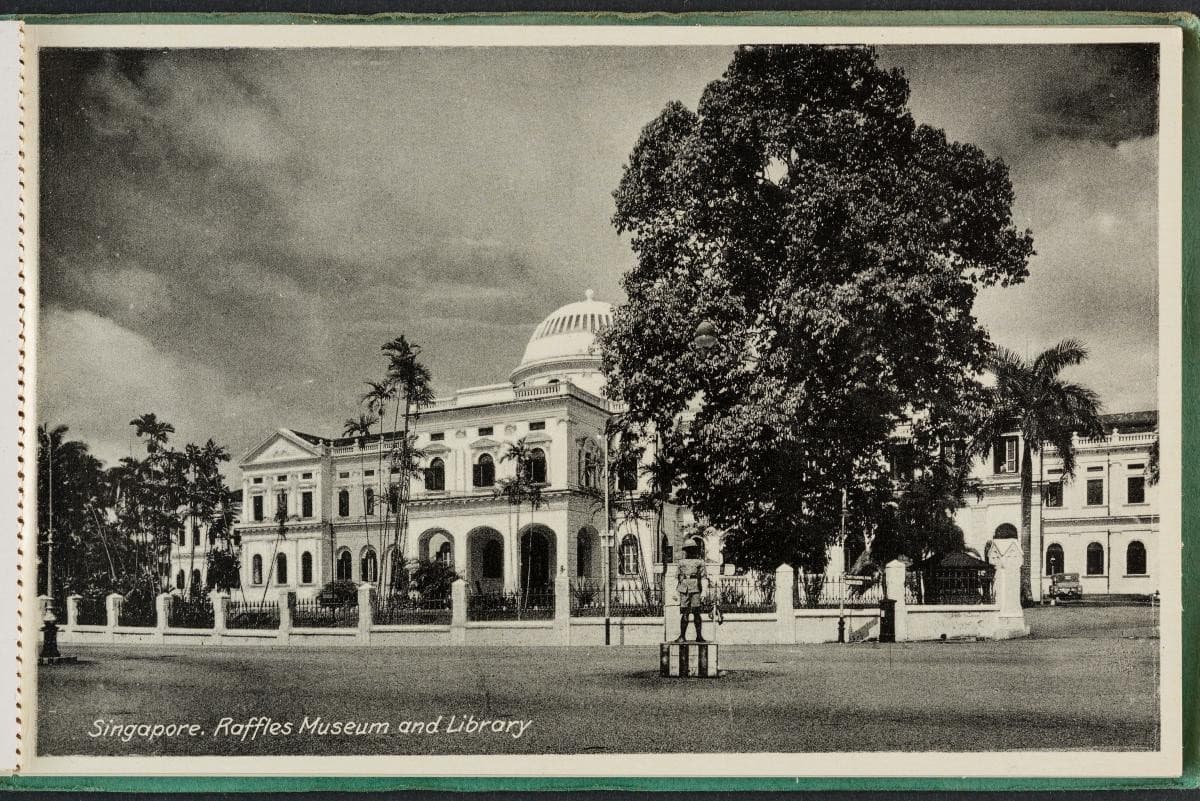 1042232