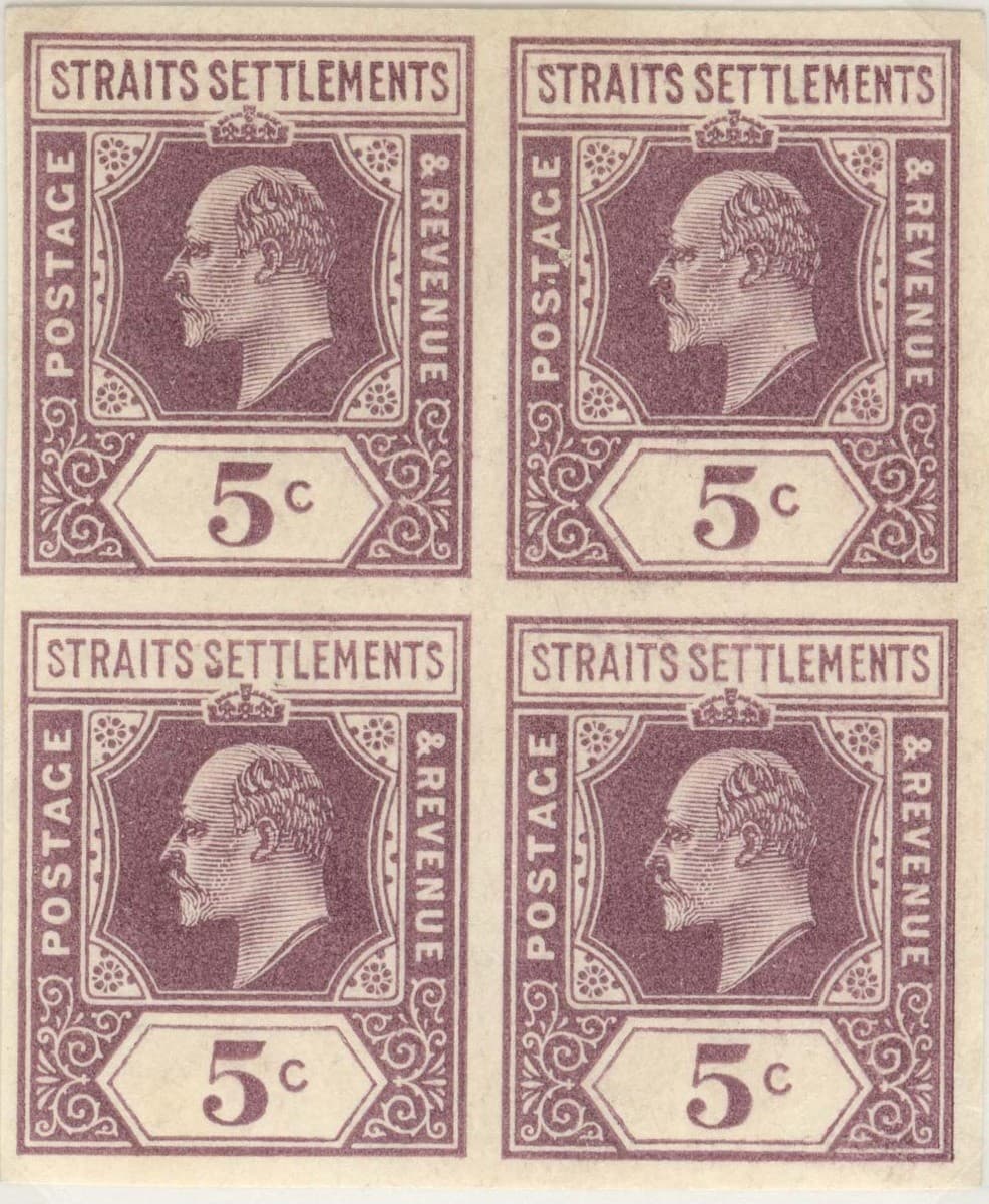 1136818