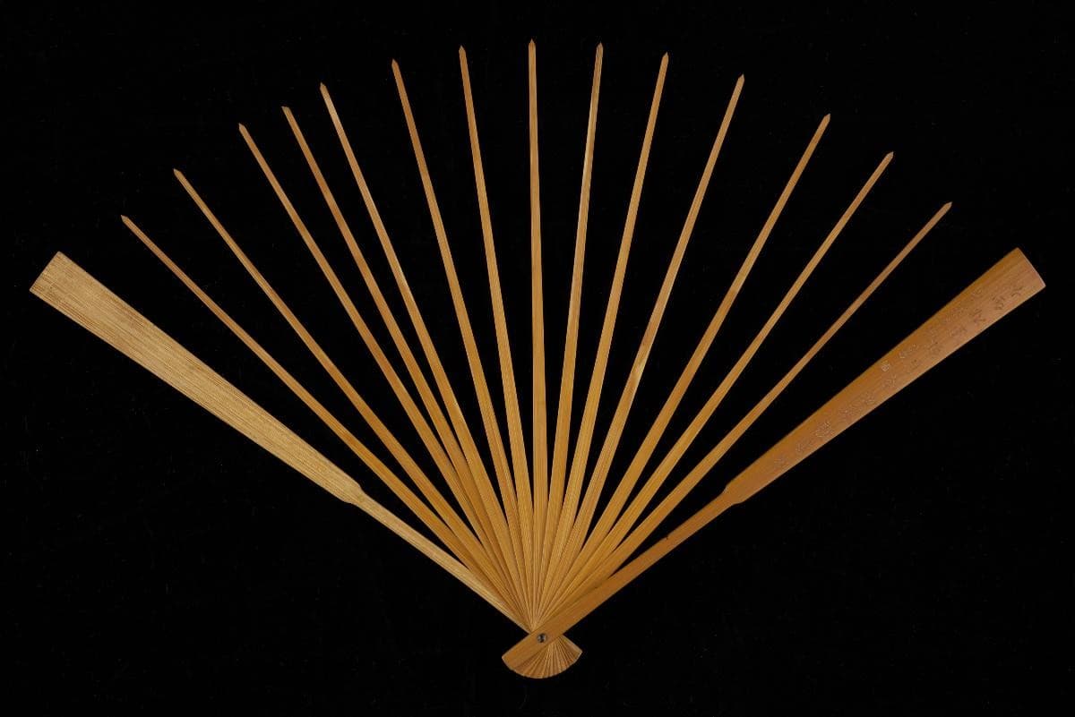 1516923