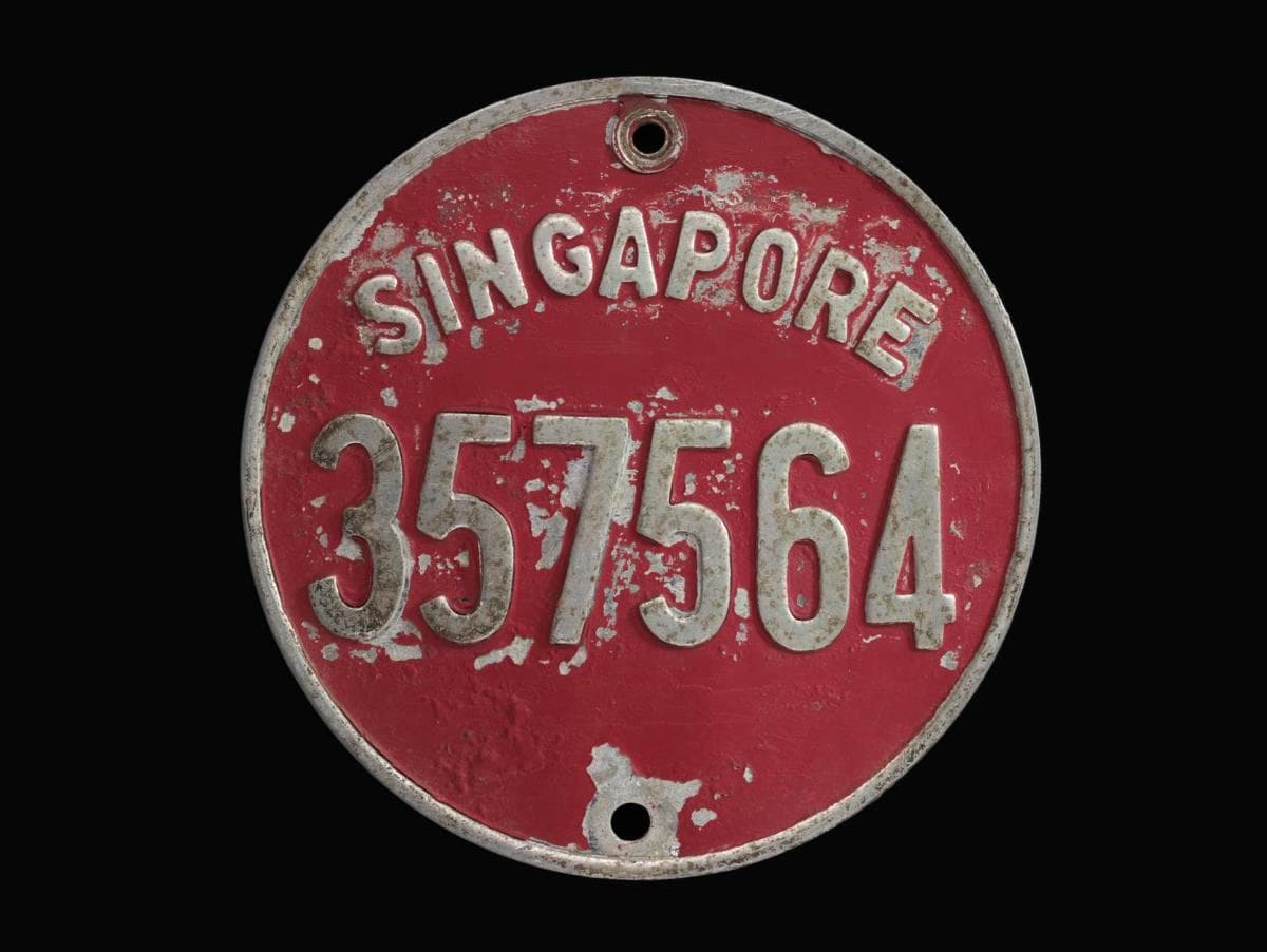 1615929