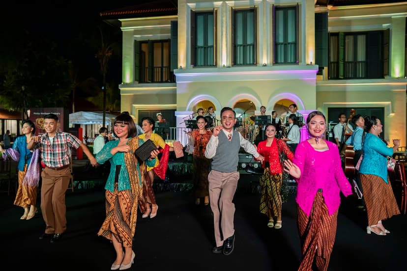 Kebaya Header