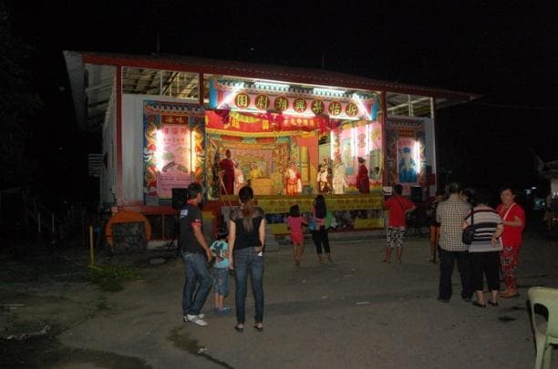The wayang stage was an important part of Pulau Ubin social life in the past. For decades, street opera or wayang performances at the stage were the island’s only form of entertainment.