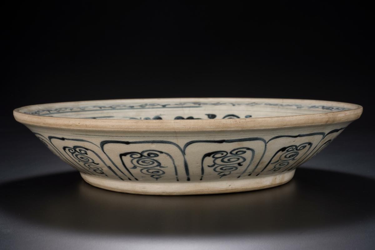 Blue and white dish