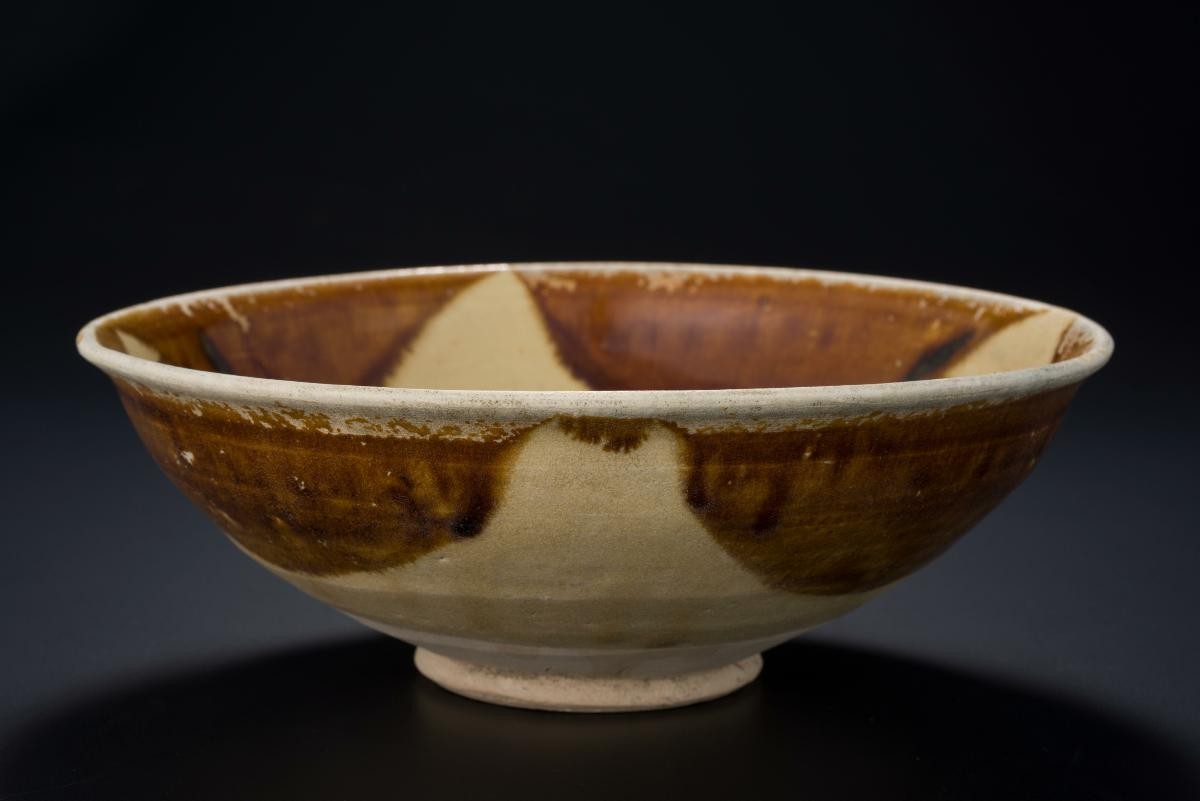 Bowl with mountain landscape