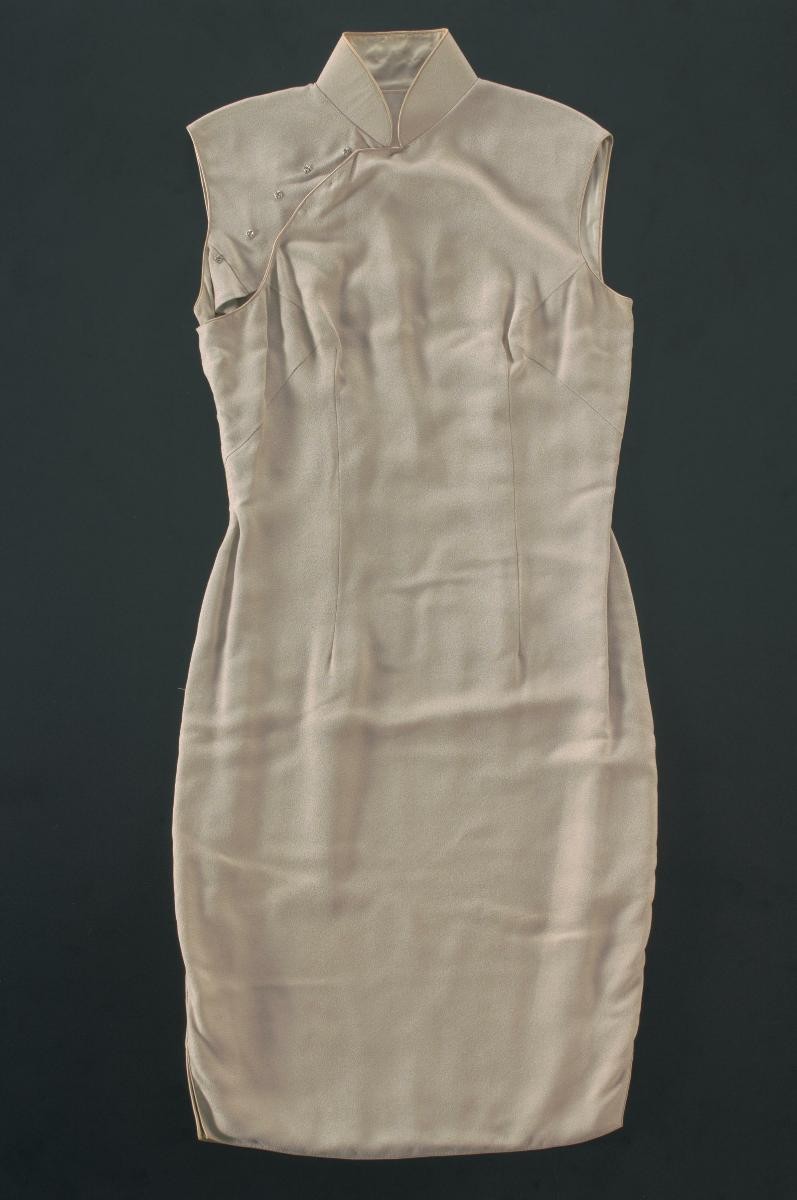 Brown sleeveless cheongsam with matching jacket