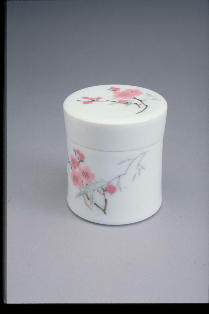 Cigarette box