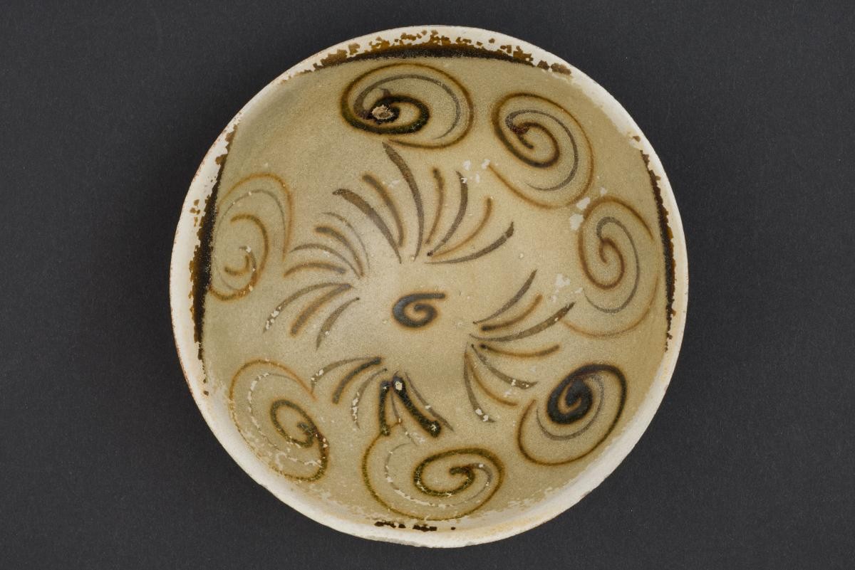 Bowl with spirals and rosette