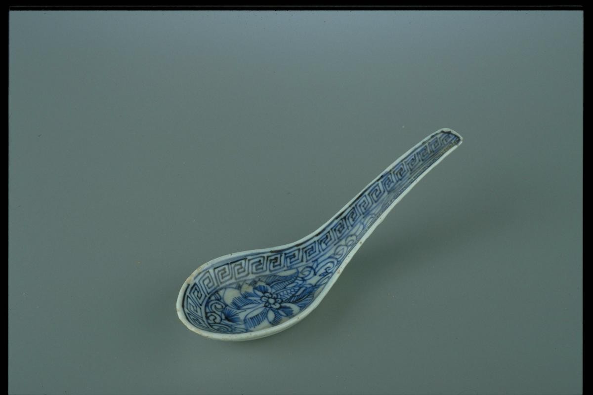 Blue and white Straits Chinese porcelain spoon