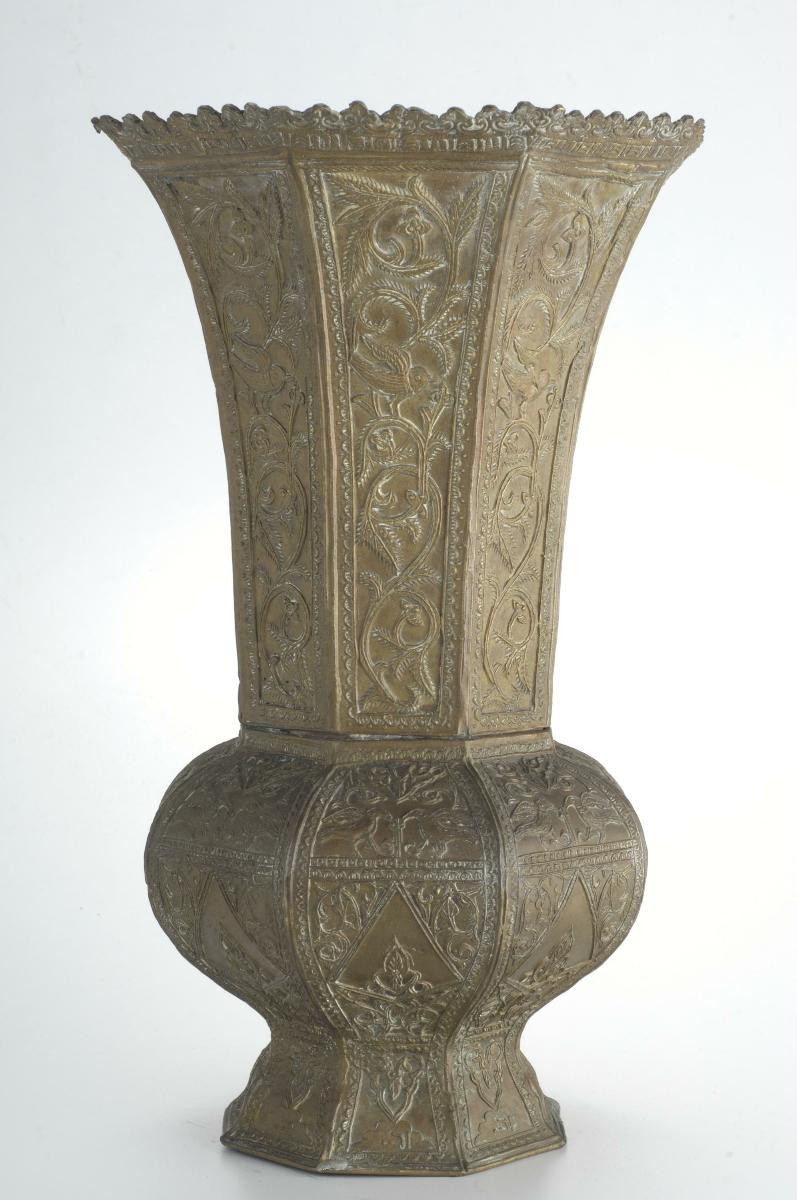 Spittoon