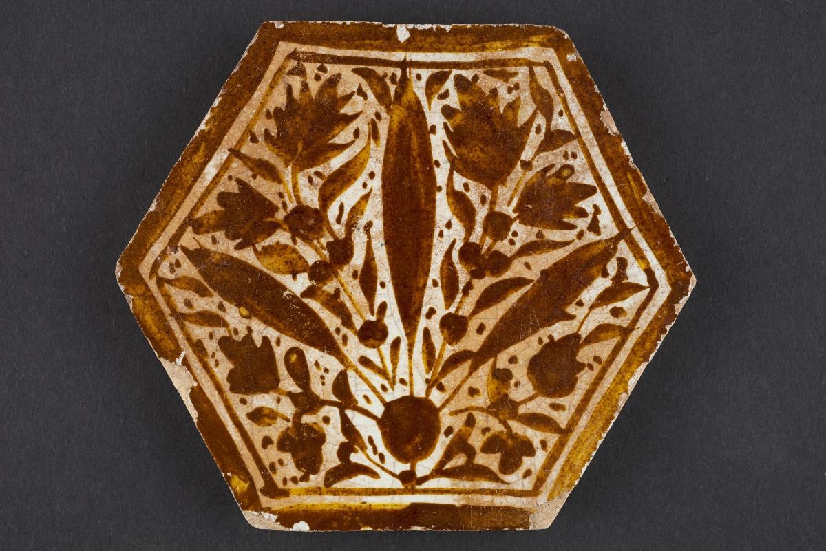 Lustre hexagonal tile