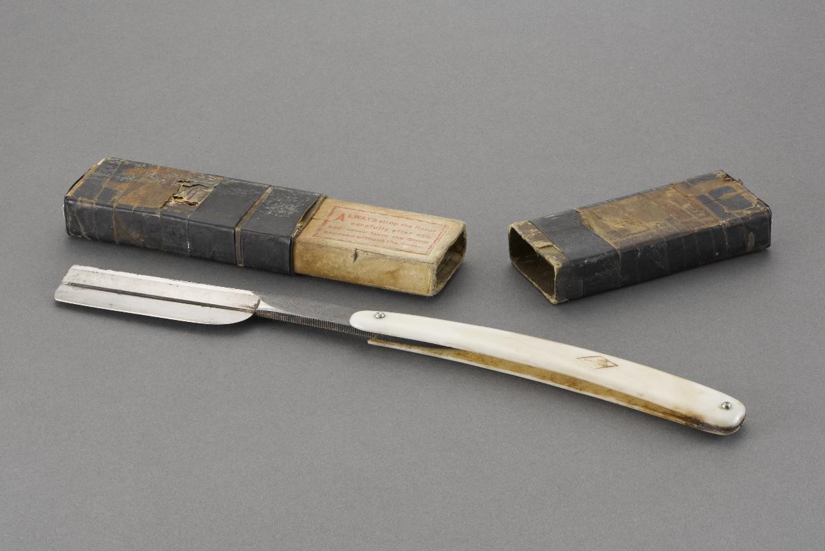 Nichiri Co. Ltd. razor