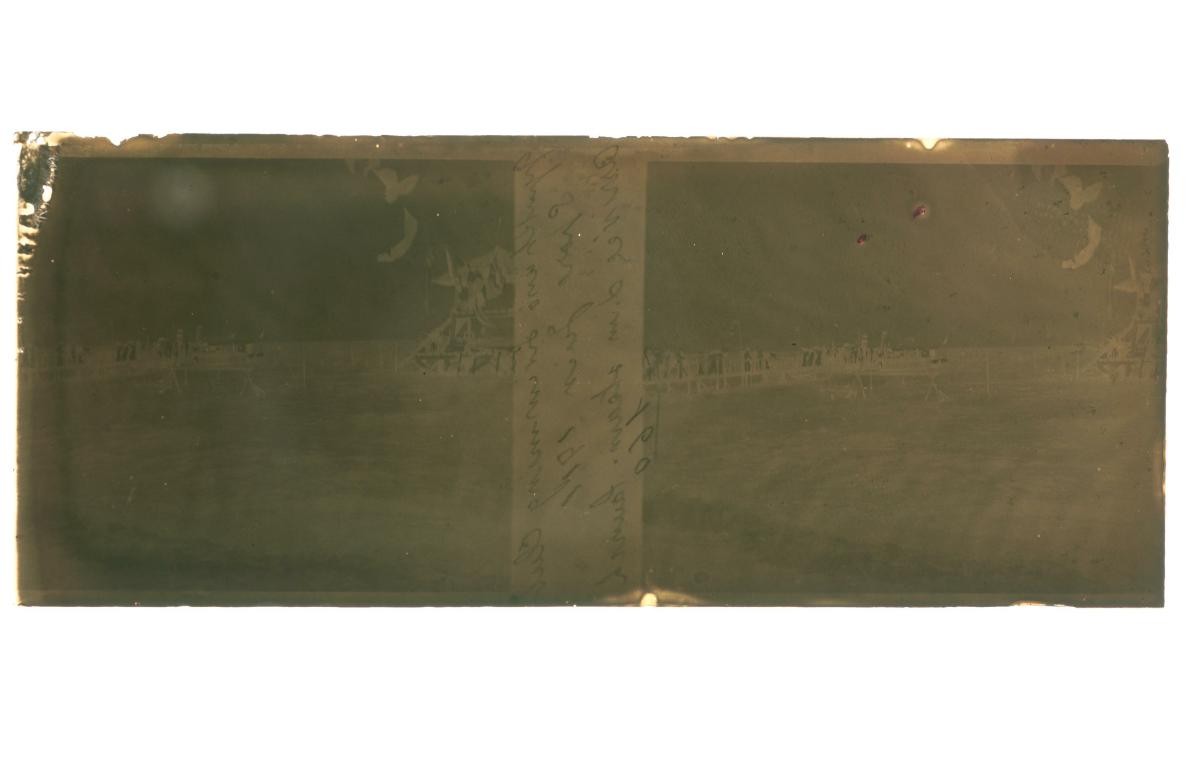 Glass stereoscopic negative showing the arrival of a steamship at the Gymkhana Swimming Club