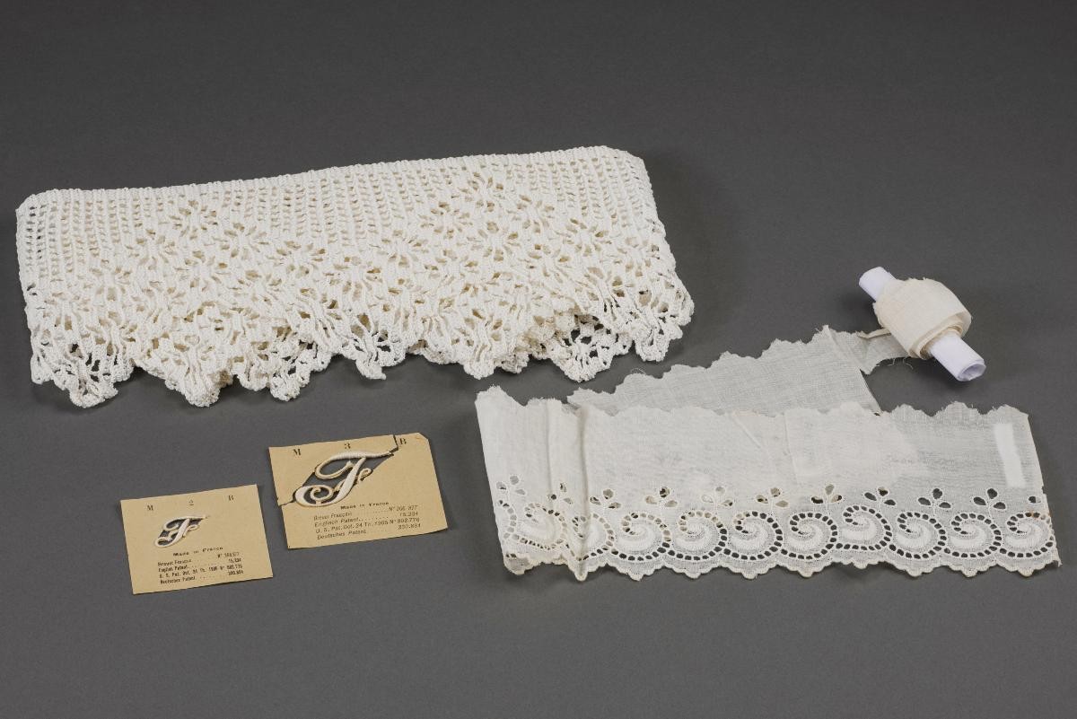 Group of 4 Laces