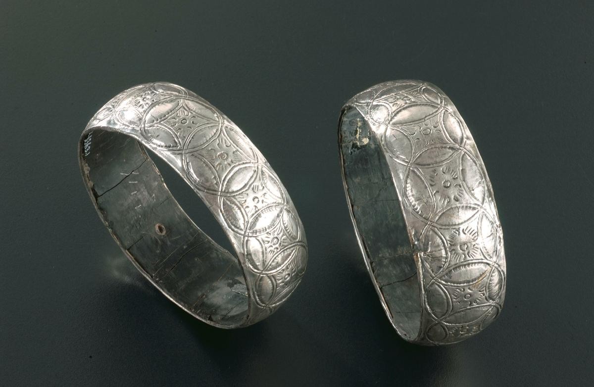 Pair of bracelets