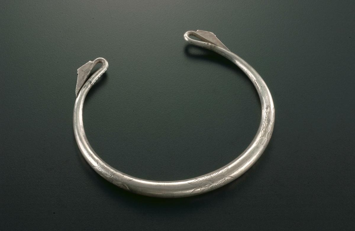 Neck ring