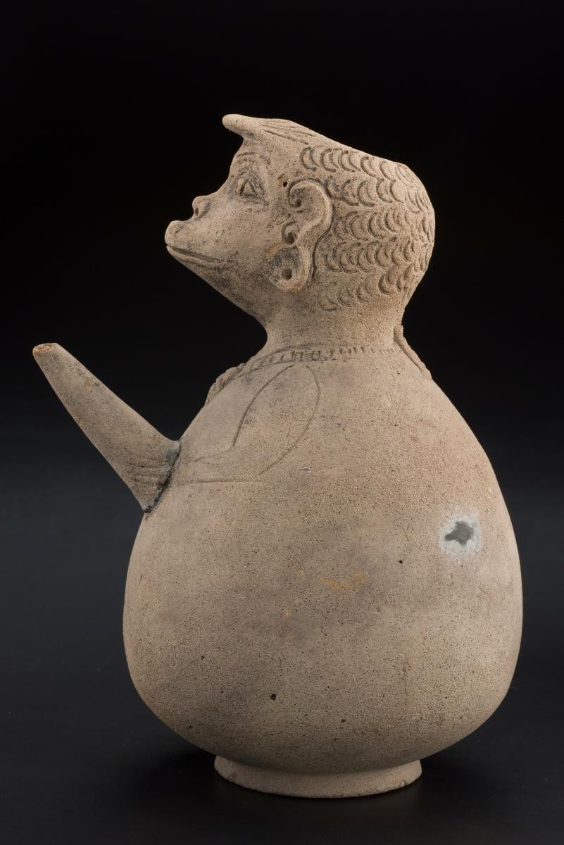 Water pouring vessel