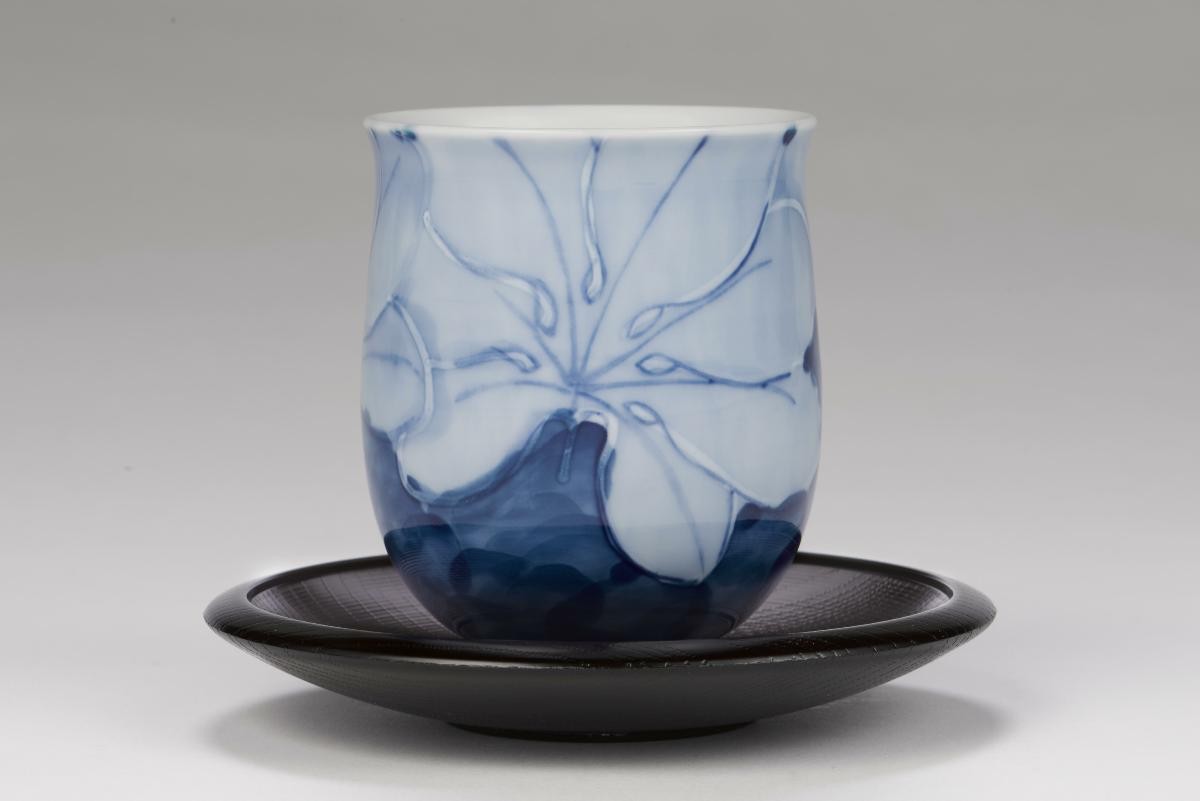 "Magic cup" used by Prime Minister Lee Hsien Loong