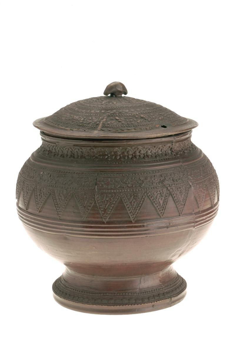 Covered pot
