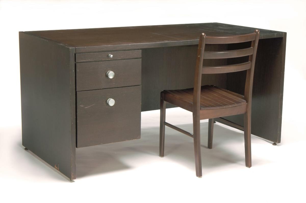 Dr Toh Chin Chye's study table and chair
