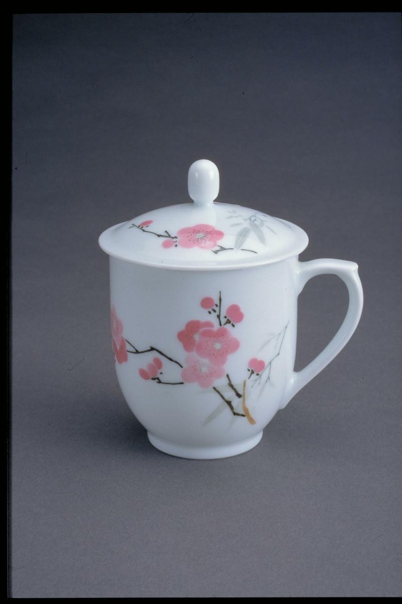 Tea cup with cover