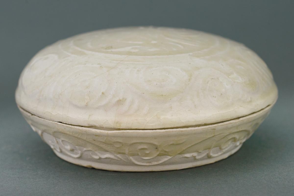 Circular box with cover