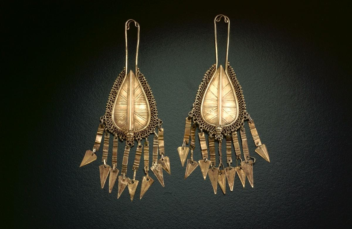 Pair of earrings